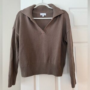 Evereve Women's V-Neck Tan Sweater